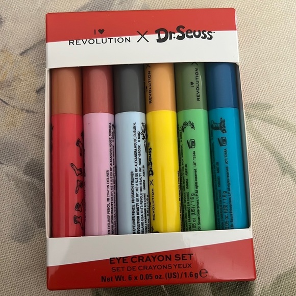 NWT Revolution X Dr.Seuss Eye Crayon Set - Picture 1 of 3